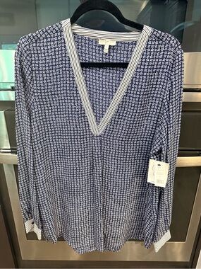 Joie Women's Navy Patterned V-Neck Blouse